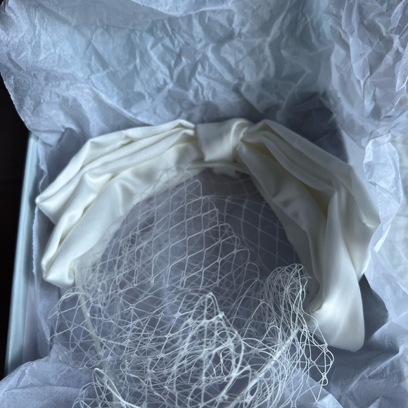 Kristin Ess Hairband Veil - Picture 6 of 7